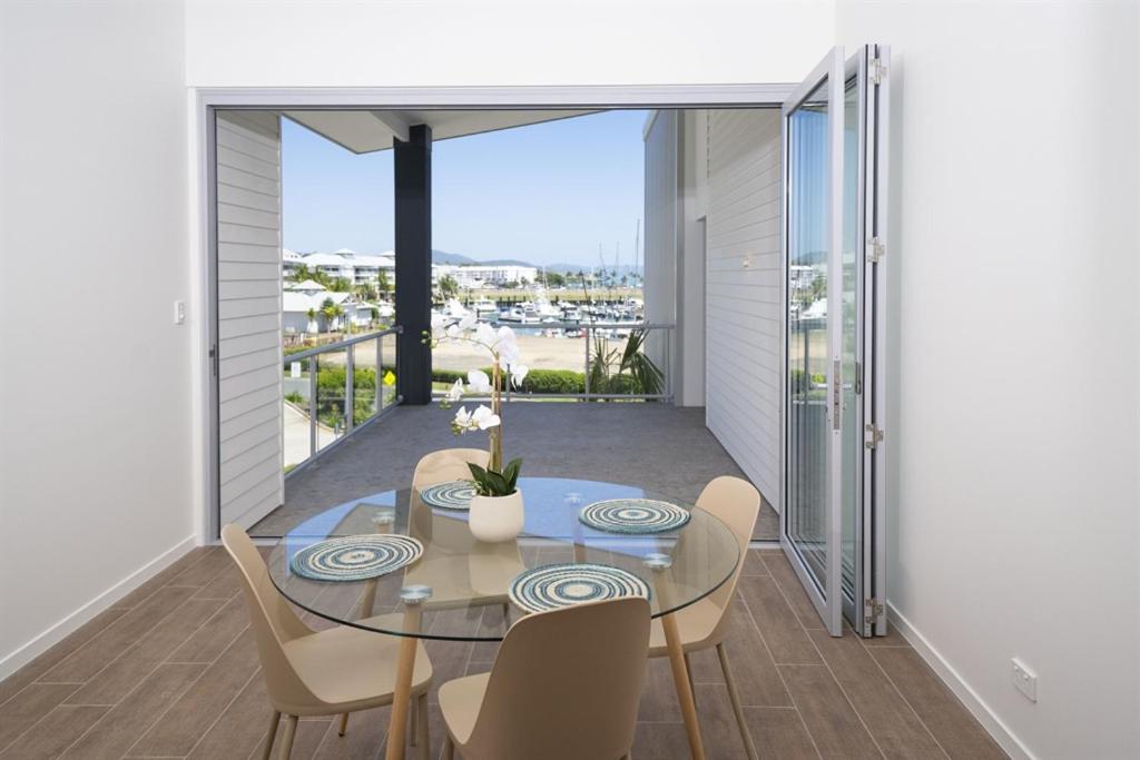 Готель Harbour Cove Ерлі-Біч Екстер'єр фото