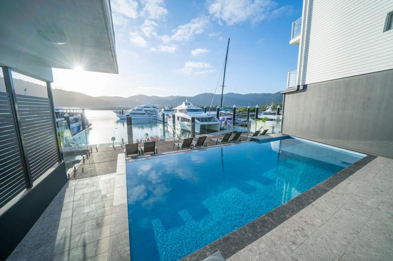 Готель Harbour Cove Ерлі-Біч Екстер'єр фото